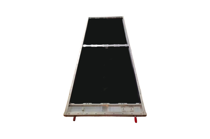 Liquid cooling plate with insulation coating
