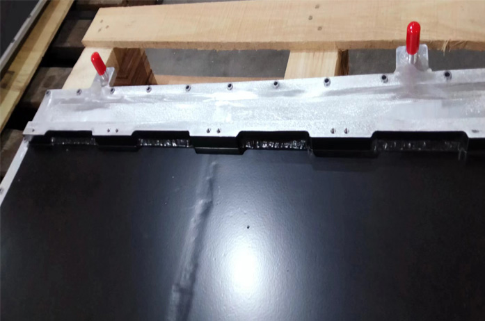 Liquid cooling plate processed by friction stir welding