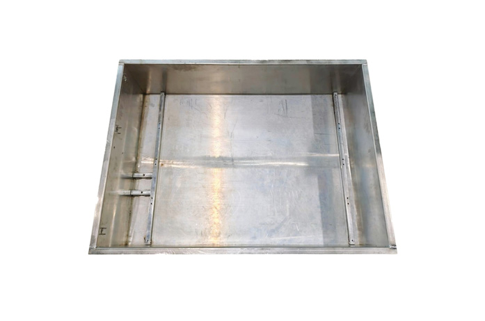 Battery pack immersion cooling box