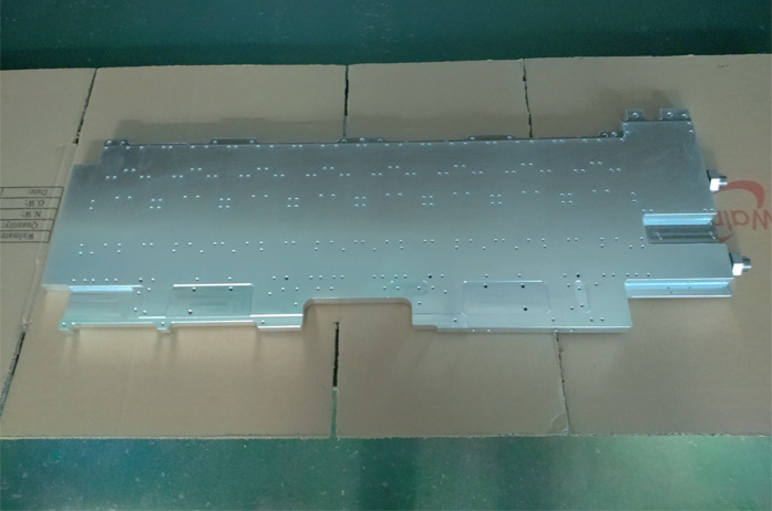 Plaque froide liquide pour soudage par friction-malaxage d'alliage d'aluminium